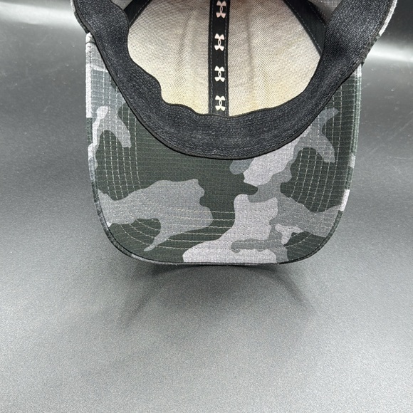 Men’s Under Armour Fitted Camo Hat - Picture 8 of 10